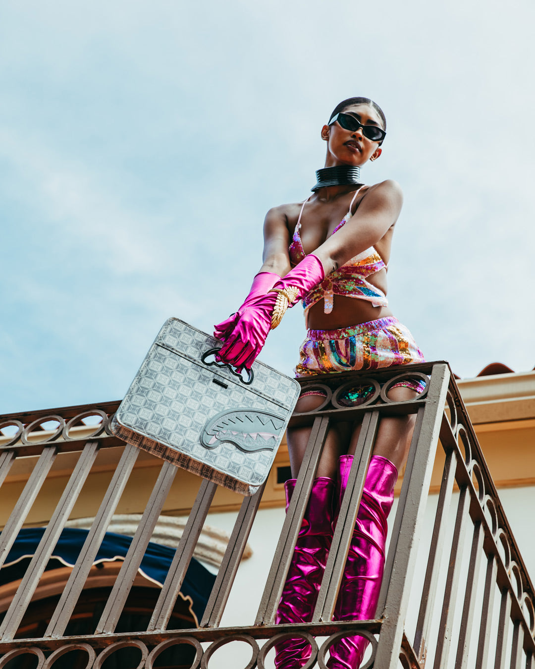 AI8 AFRICAN INTELLIGENCE BOOKED BUSY CITY SAVVY HANDBAG - Image 6