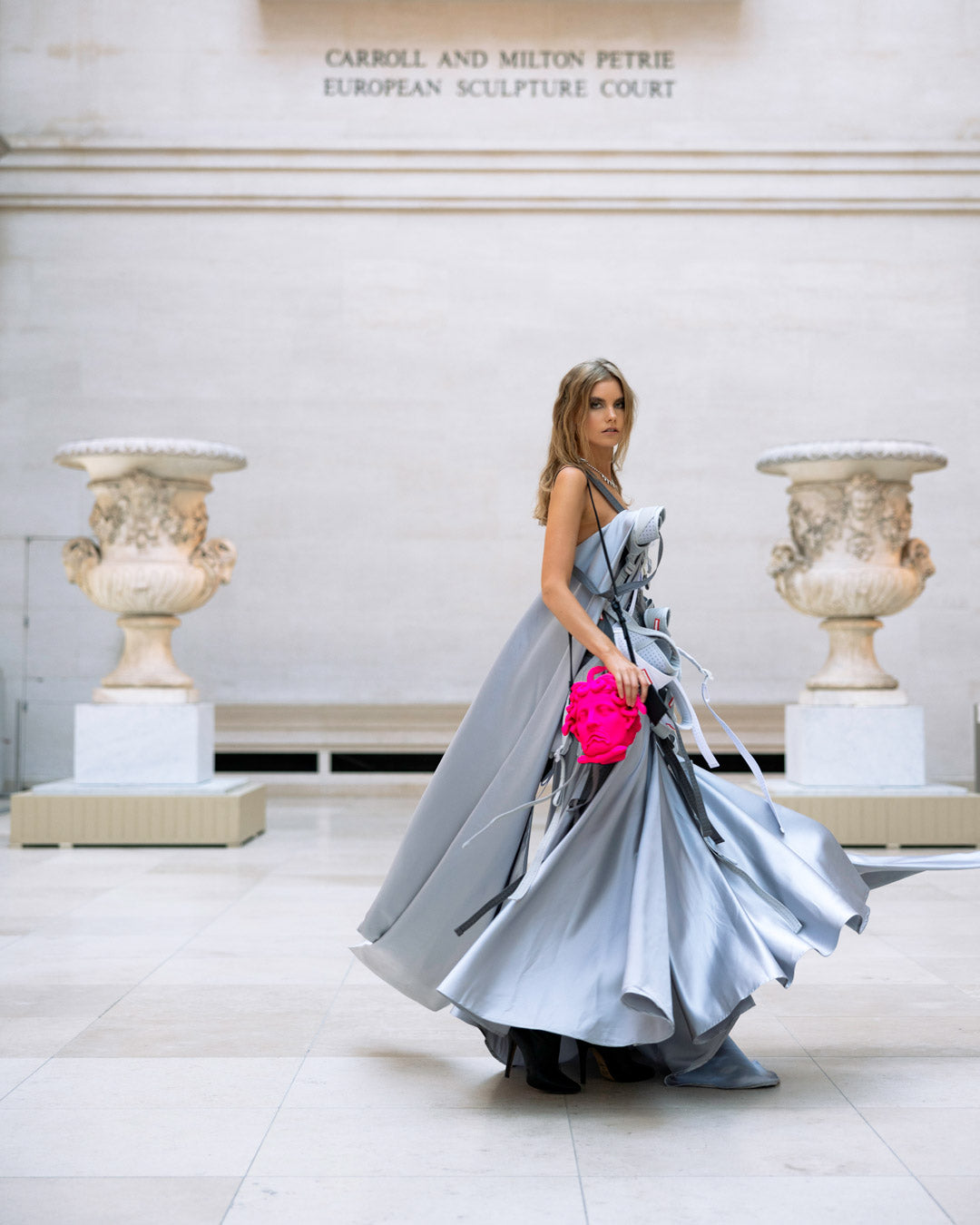 THE MET CANOVA MEDUSA HANDBAG PINK - Image 2
