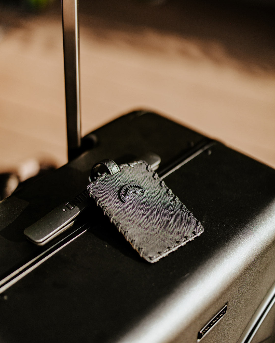 REALITY CHECK SHARKITECTURE CARRY-ON JETBLACK LUGGAGE GUNMETAL HARDWARE - Image 10