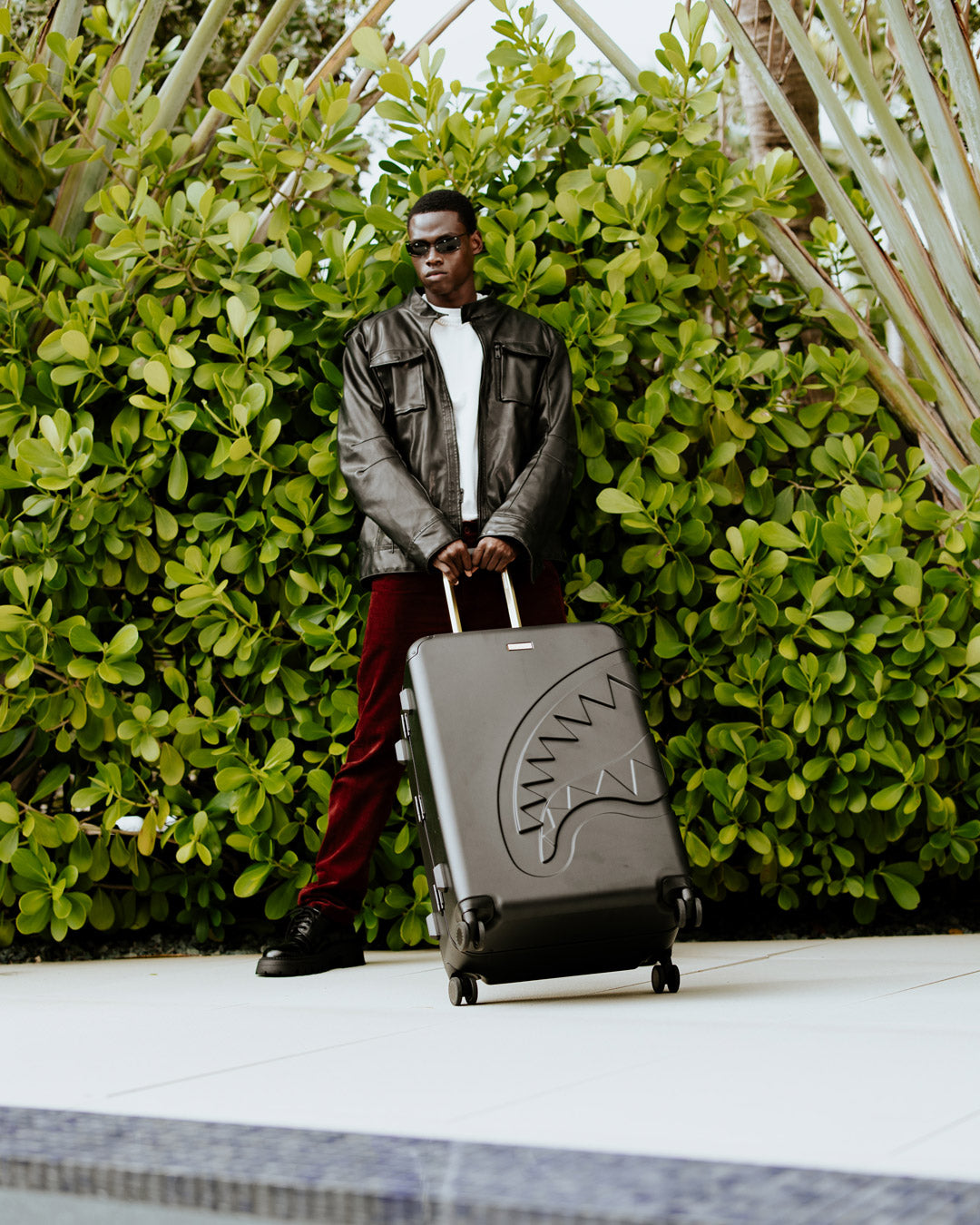 REALITY CHECK SHARKITECTURE FULL-SIZE JETBLACK LUGGAGE GOLD HARDWARE - Image 2