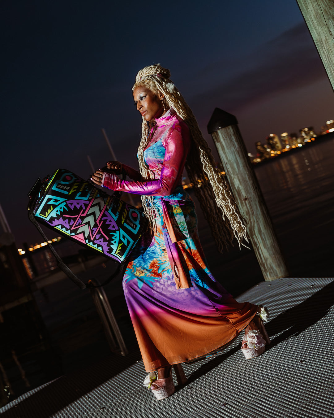 AI PATH TO THE FUTURE III DUFFLE - SANDFLOWER COLLAB GLOW IN THE DARK - Image 4