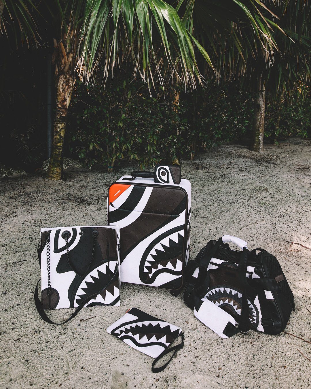 VVIP LOFT TOTE - Image 8