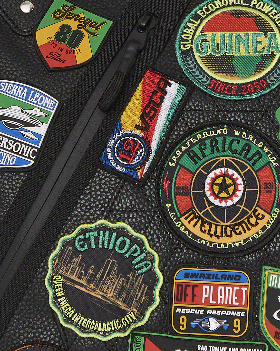 AI THE 54 PATCHES OF AFRICA CARGO TOTE - Image 7