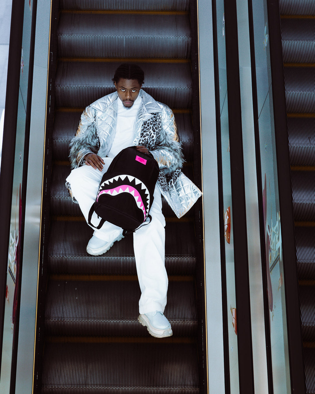 SHARK CENTRAL 20 NEON VENOM BACKPACK - Image 2