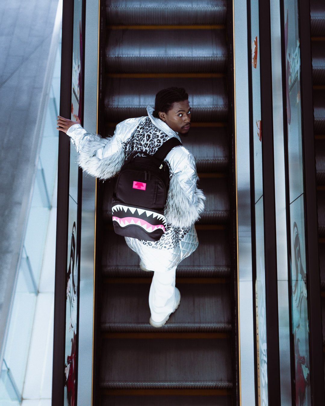 SHARK CENTRAL 20 NEON VENOM BACKPACK - Image 4