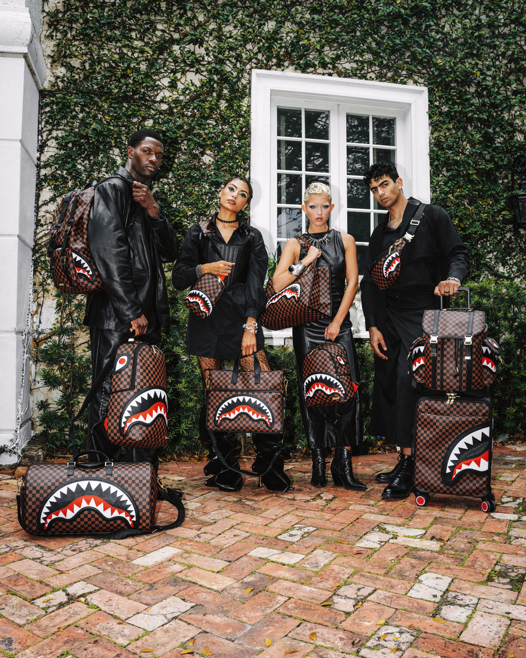 SAWTOOTH SHARKS IN PARIS TRAVEL BAG - Image 13